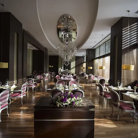 Arum Barut Collection